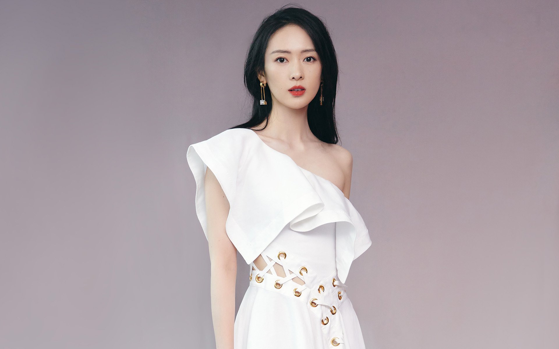 _未来运动鞋:智能科技引领潮流_,未来鞋子