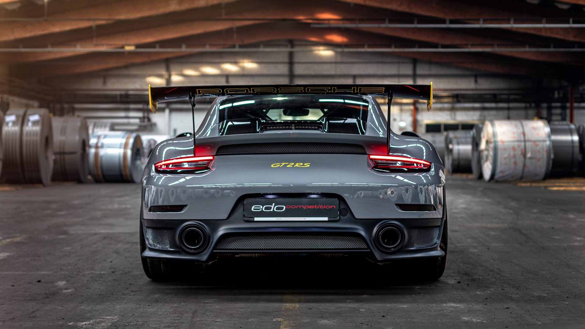 开云·体育官网APP下载-“足球+科技”融合创新，推动行业不断跨越发展，融合足球队